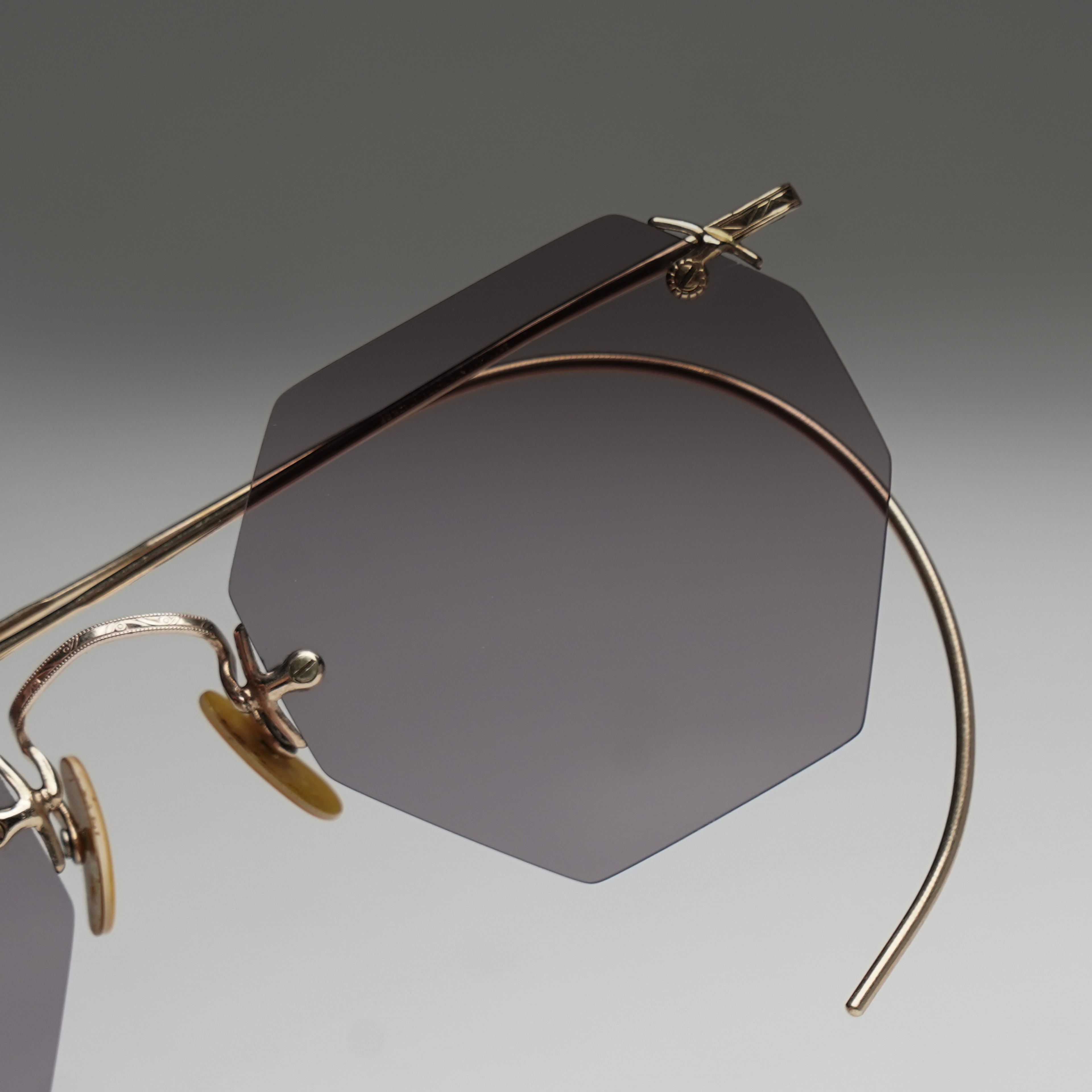 AO RIMLESS 30s